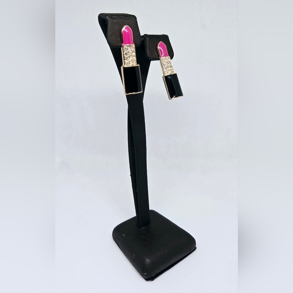 Elegant Lipstick Earrings - Picture 4 of 7